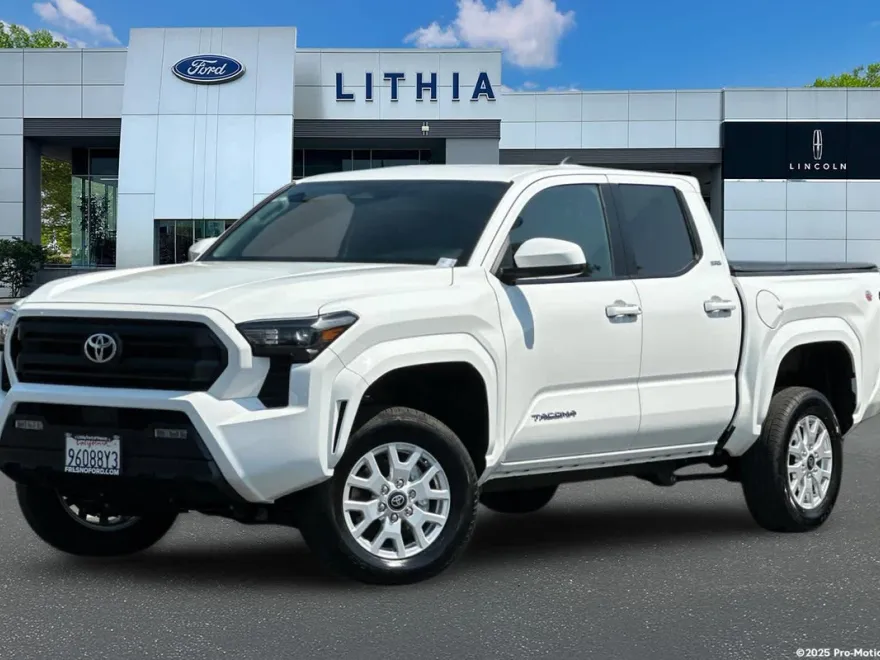 2024 Toyota Tacoma SR5 photo 1