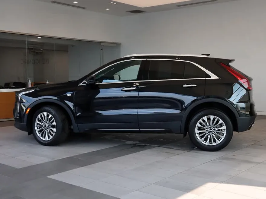 2024 Cadillac XT4 Premium Luxury photo 1