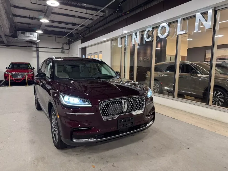 2022 Lincoln Aviator Standard photo 1