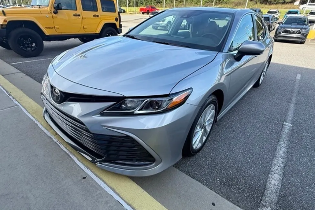 2024 Toyota Camry LE photo 1