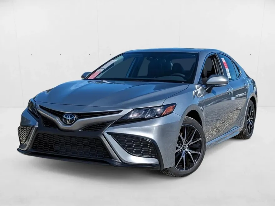2024 Toyota Camry SE photo 1