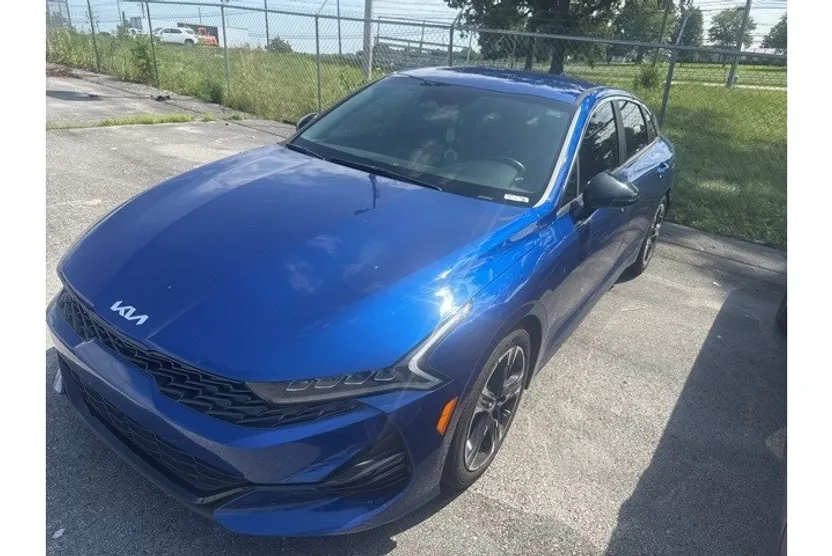 2022 Kia K5 GT-Line photo 1