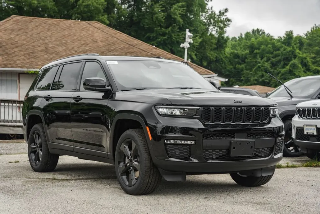 2025 Jeep Grand Cherokee Limited photo 1