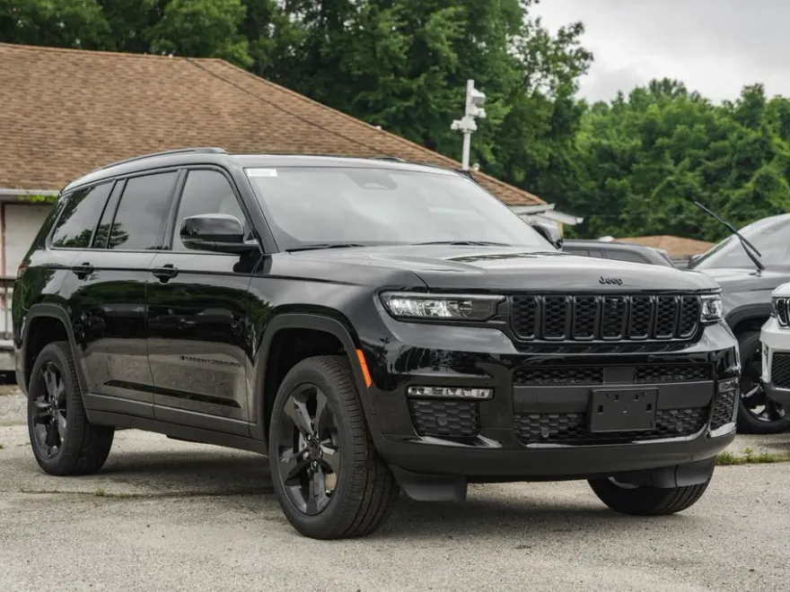 2025 Jeep Grand Cherokee Limited photo 1