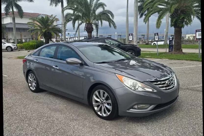 2013 Hyundai Sonata SE Limited photo 1