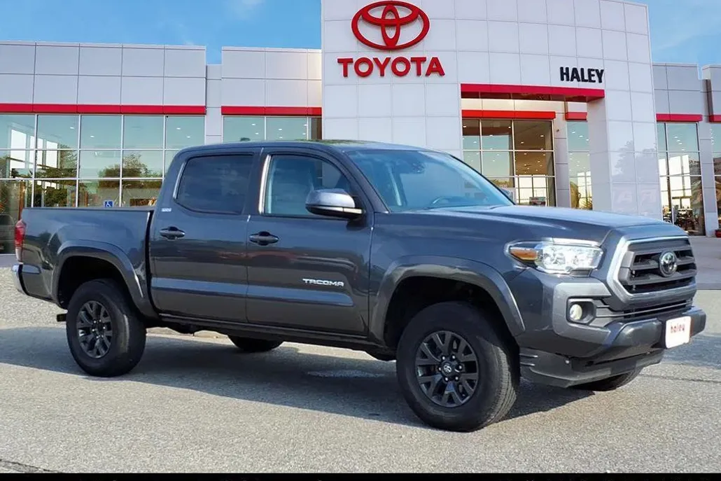 2023 Toyota Tacoma SR5 V6 photo 1