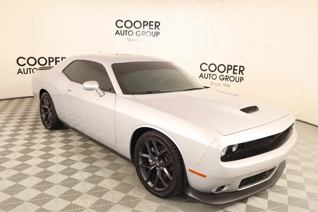 2023 Dodge Challenger GT photo 1