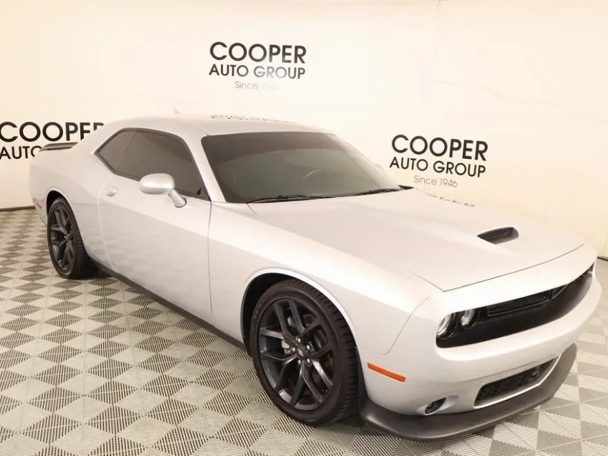 2023 Dodge Challenger GT photo 1