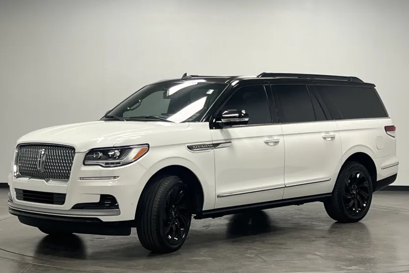 2022 Lincoln Navigator L Reserve photo 1