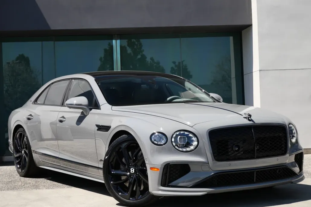 2025 Bentley Flying Spur Speed photo 1