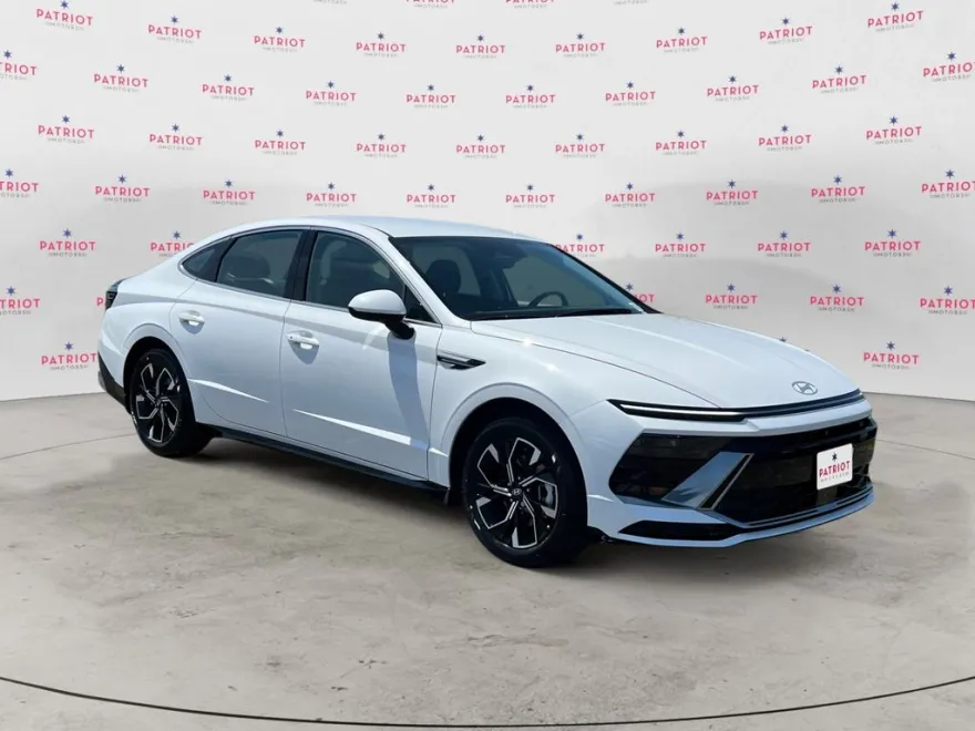 2025 Hyundai Sonata SEL photo 1