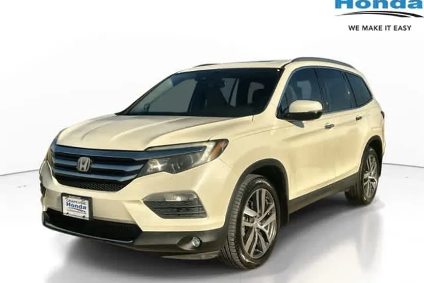 2018 Honda Pilot Touring photo 1