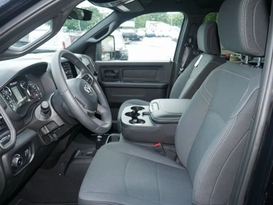 2024 Ram 2500 Tradesman photo 2