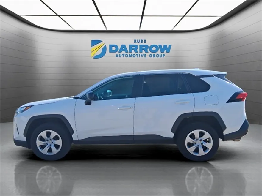 2023 Toyota RAV4 LE photo 1