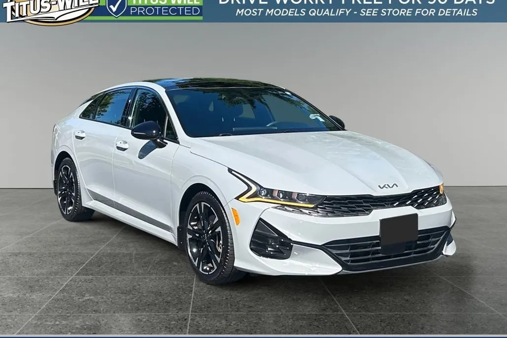 2023 Kia K5 GT-Line photo 1