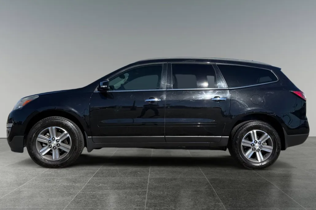 2017 Chevrolet Traverse 1LT photo 1