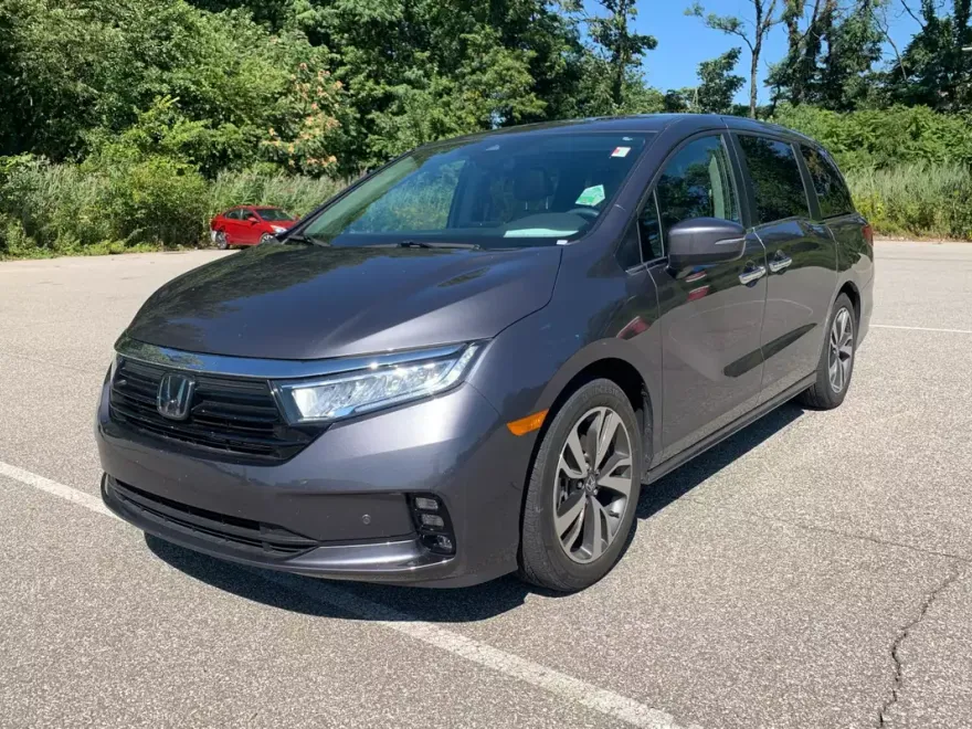 2023 Honda Odyssey Touring photo 1