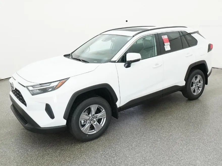 2025 Toyota RAV4 XLE photo 1
