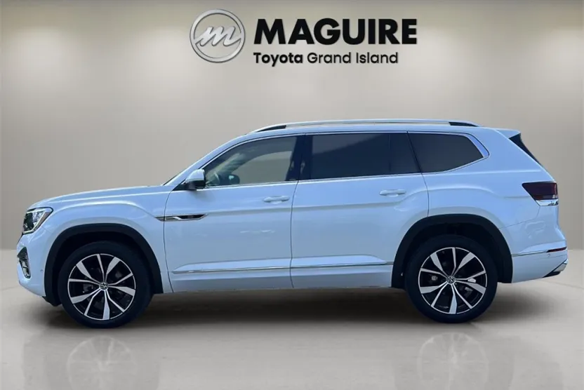 2024 Volkswagen Atlas SEL Premium R-Line photo 1
