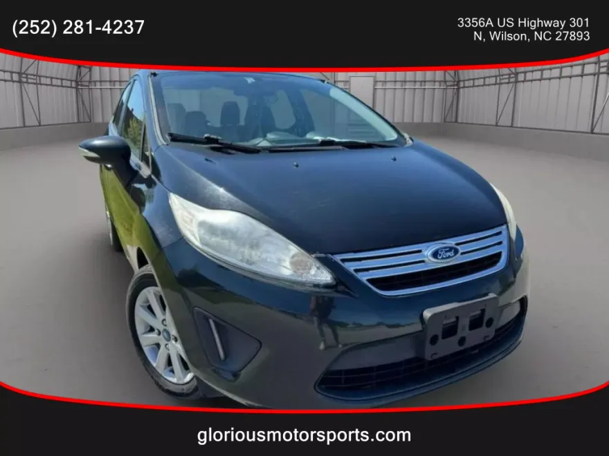2013 Ford Fiesta photo 1