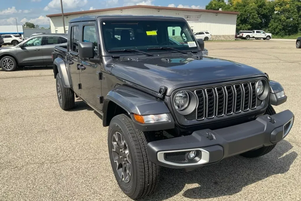2025 Jeep Gladiator Sport photo 1