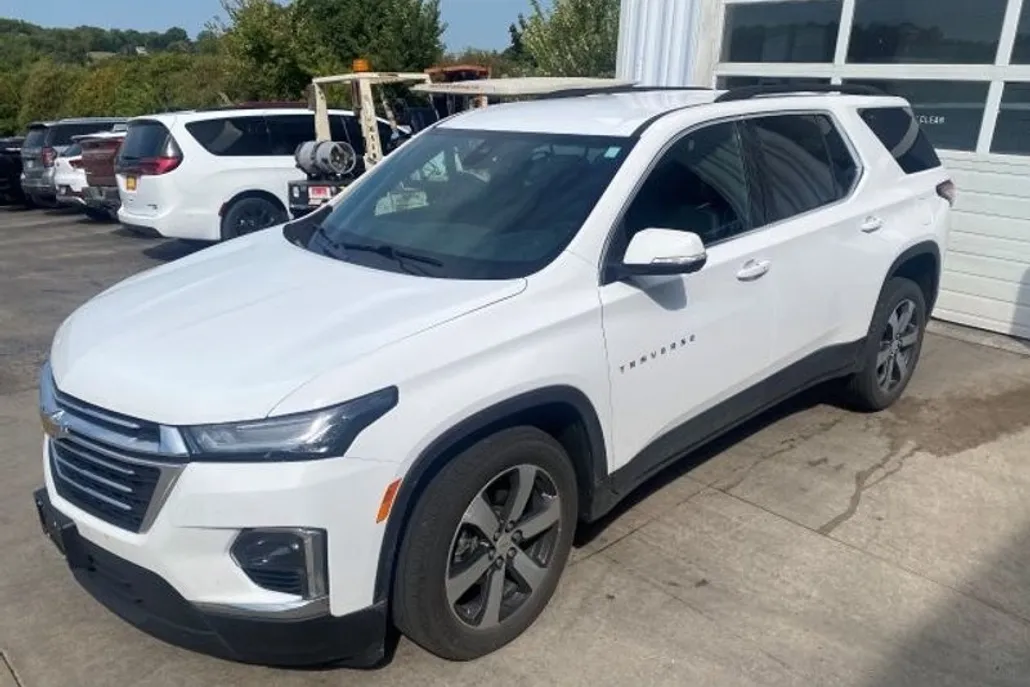 2023 Chevrolet Traverse Leather photo 1