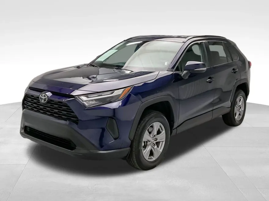 2024 Toyota RAV4 XLE photo 1
