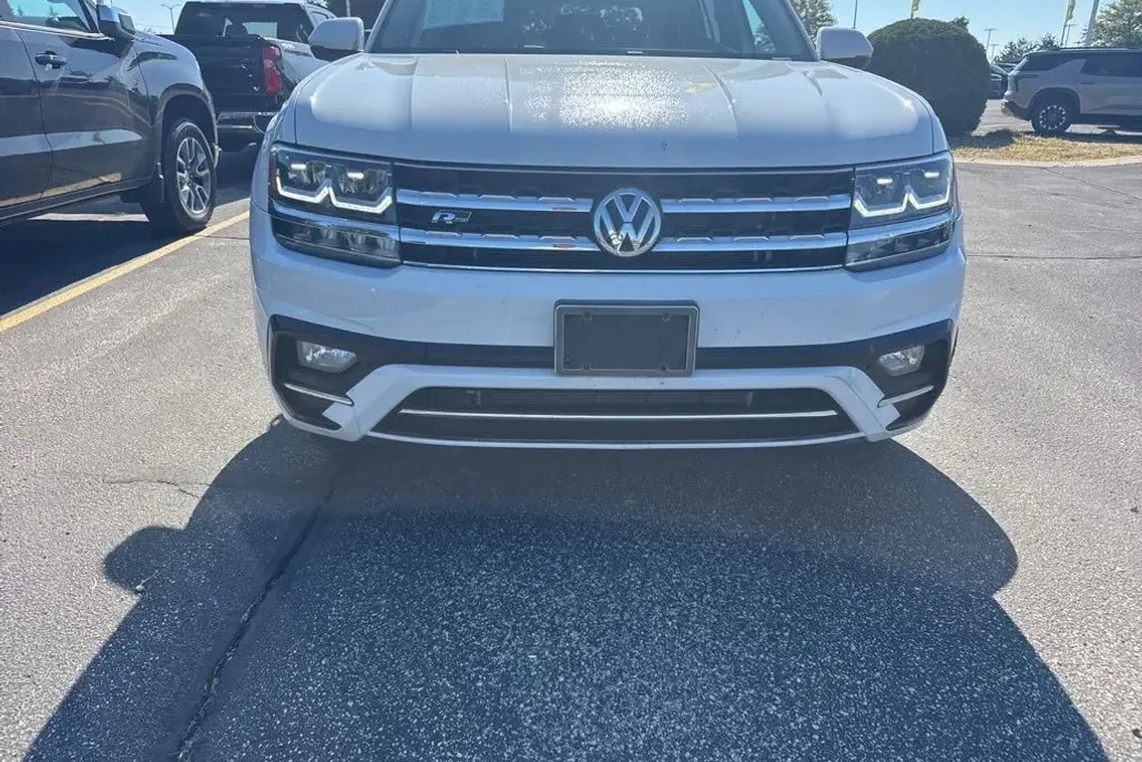 2019 Volkswagen Atlas V6 SE R-Line photo 1