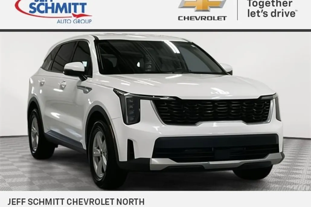 2025 Kia Sorento LX photo 1