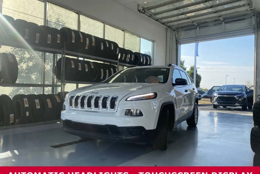 2016 Jeep Cherokee Sport photo 1