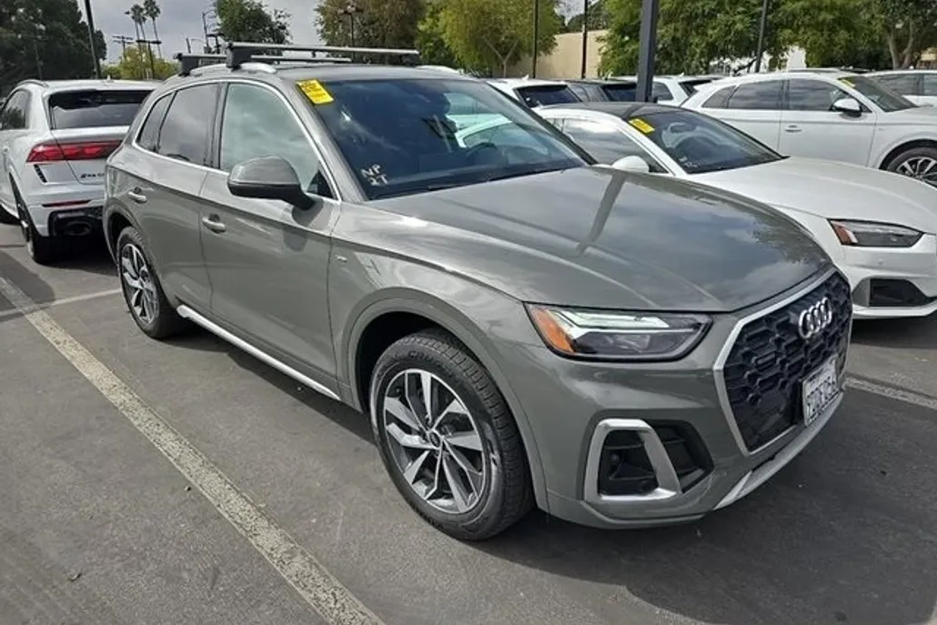 2023 Audi Q5 45 S line Premium Plus photo 1