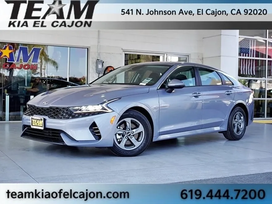 2021 Kia K5 LX photo 1
