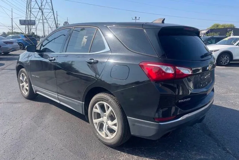 2018 Chevrolet Equinox LT photo 1