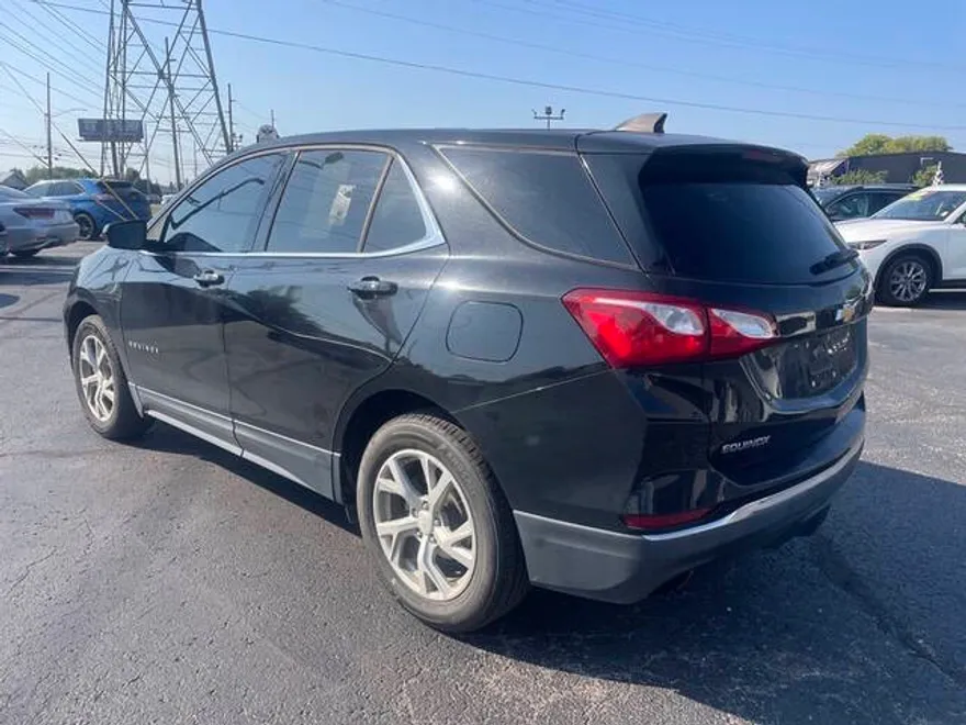 2018 Chevrolet Equinox LT photo 1