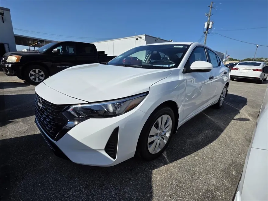 2025 Nissan Sentra S photo 1