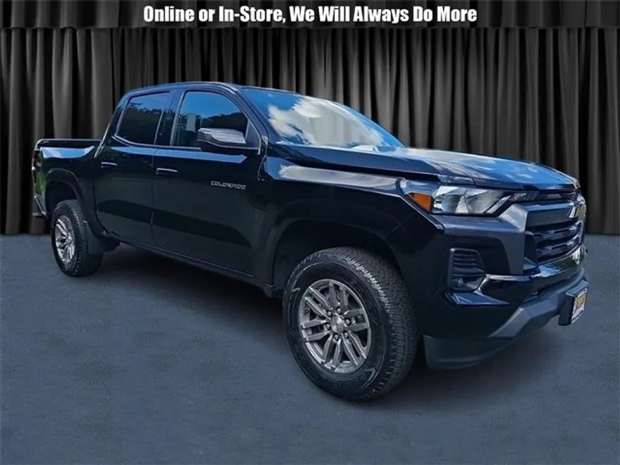 2023 Chevrolet Colorado LT photo 1