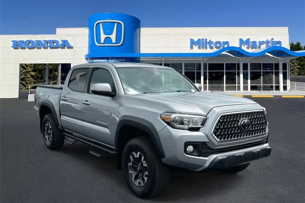 2019 Toyota Tacoma TRD Off-Road photo 1
