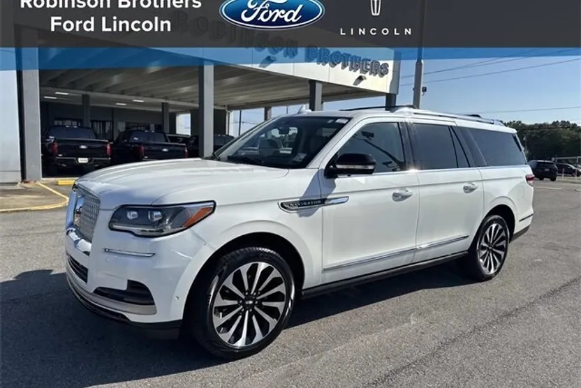 2023 Lincoln Navigator L Reserve photo 1