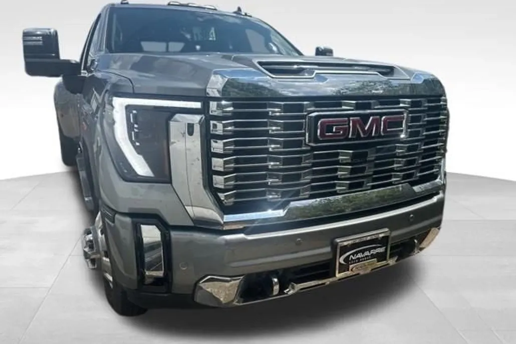 2024 Gmc Sierra 3500 HD Denali photo 1