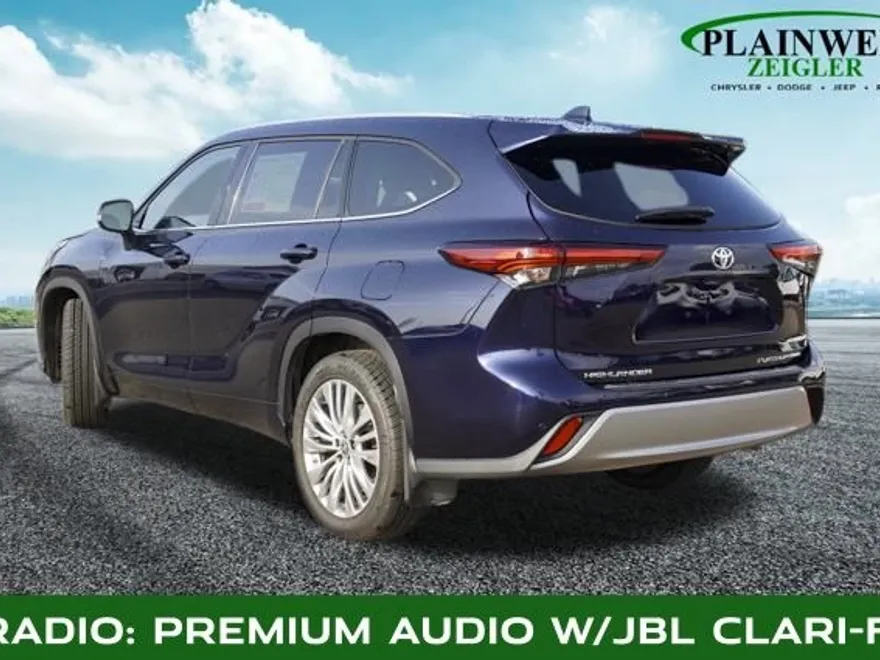 2022 Toyota Highlander Platinum photo 1