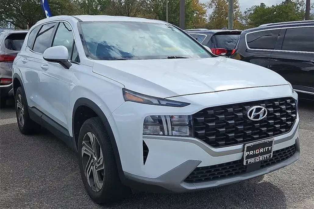 2022 Hyundai Santa Fe SE photo 1