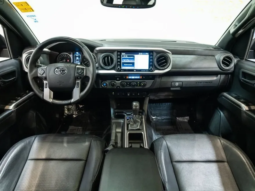 2023 Toyota Tacoma Limited photo 1