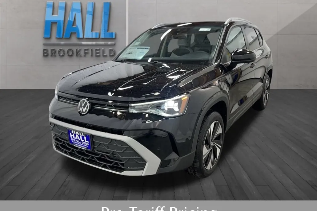 2025 Volkswagen Taos SE photo 1