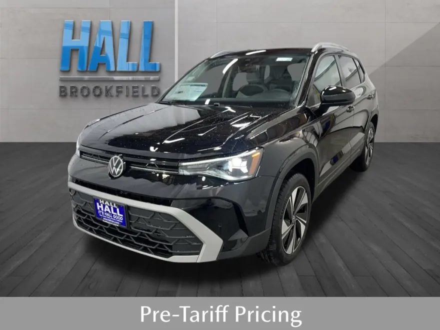 2025 Volkswagen Taos SE photo 1