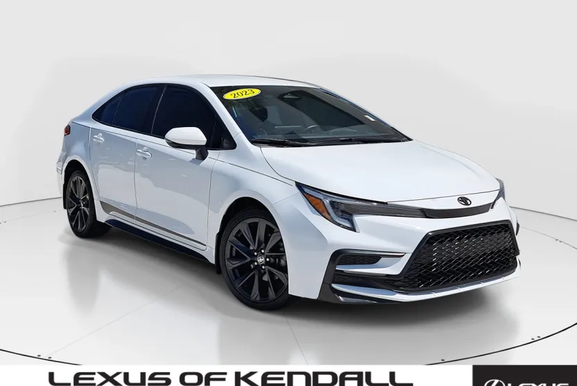 2023 Toyota Corolla SE photo 1