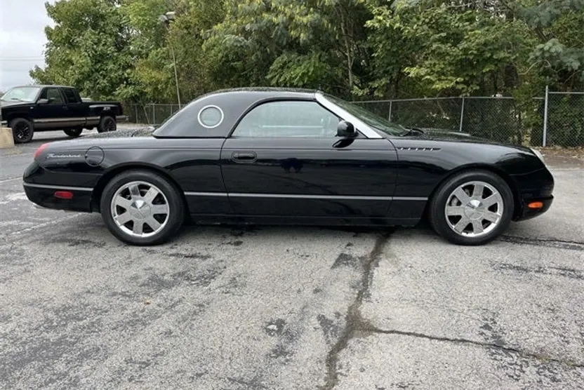 2002 Ford Thunderbird Base photo 1