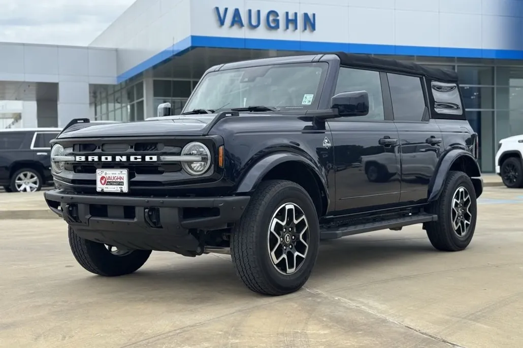 2021 Ford Bronco Outer Banks photo 1