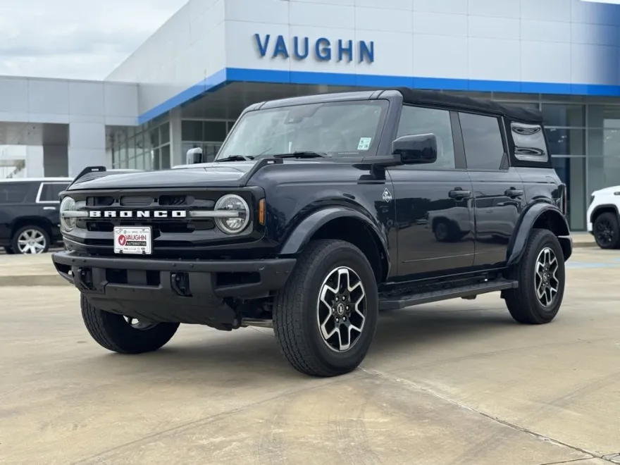 2021 Ford Bronco Outer Banks photo 1
