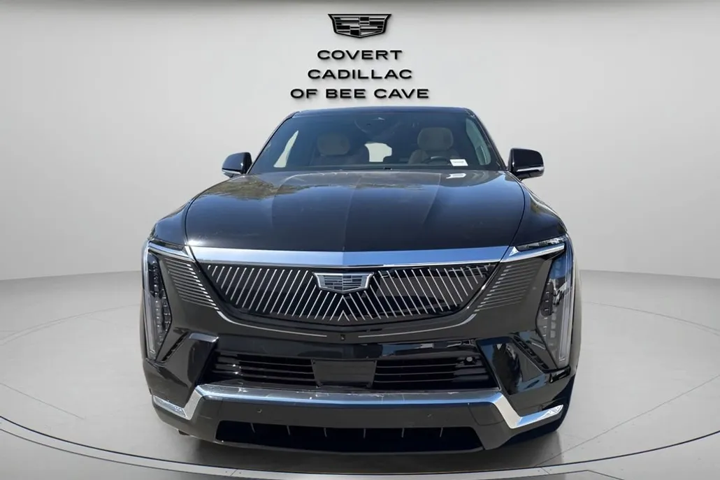 2025 Cadillac Escalade IQ Luxury photo 1