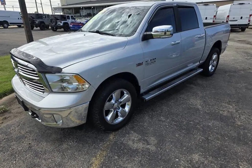 2014 Ram 1500 SLT photo 1